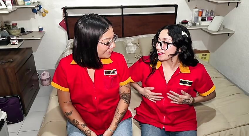 Karyawan wanita Oxxo bersaing untuk pekerjaan manajer.