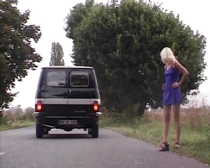 Horny Blonde Woman Gets Fucked Really Horny Outdoors in the Car - Horny Shaved Pussy