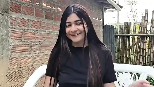 Gara-gara nggak bisa muat, aku harus ganti kain sprei