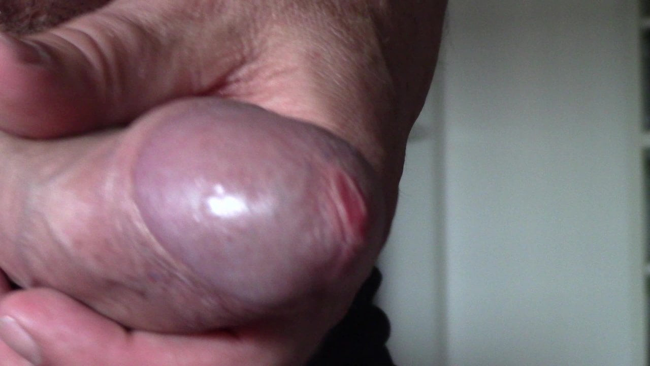 私のチンポをピクピクさせる2