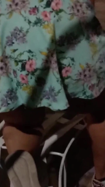 "Parkta vücudumun tadını çıkarıyor" dan çene düşüren an