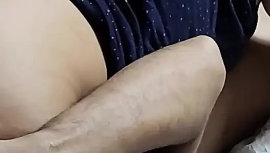 Eine marokkanische prostituierte wird von einem tunesischen mann mit einem großen schwanz in einem hotel gefickt