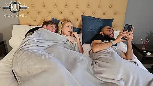 Lasst Uns Schweigen!! Unser Stiefvater Kann Es Nicht Herausfinden - Er Schmuggelt Alles in Mich Hinein