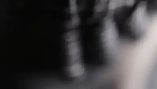 Трахаю черного человека-косплей девушку, пока он не кончит в ее киску несколько раз - последнее индонезийское порно