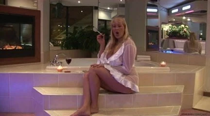 Hot Cougar Smoking Solo