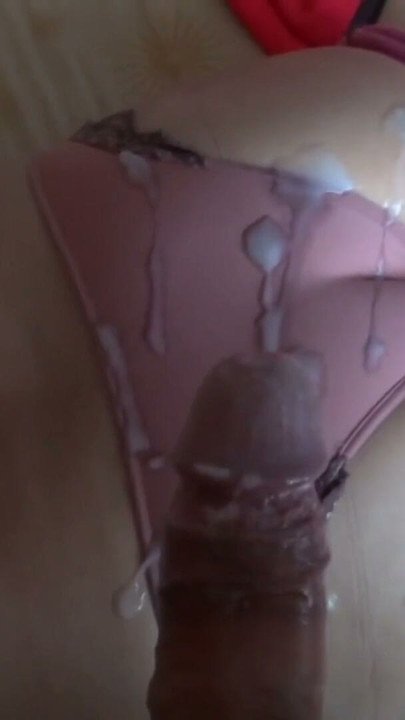 I enjoy receiving big cumshots in my ass to the fullest, they pull down my jeans to cum | Clip 3
