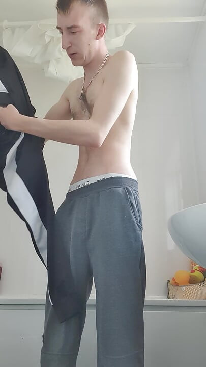 Skinny lad getting hard closeup out of bath