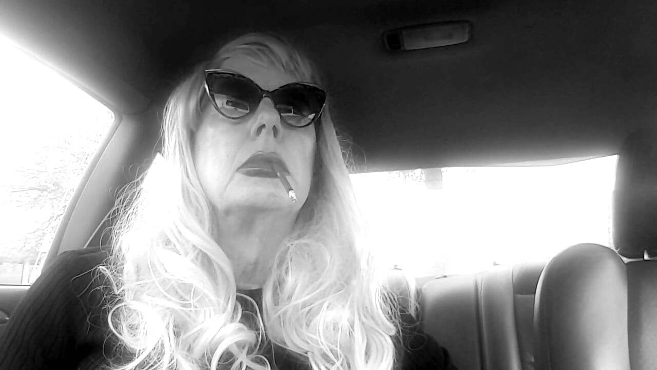 SMOKING GRANDMOTHER DOING A MORE120 WITH LOTS OF DANGLES
