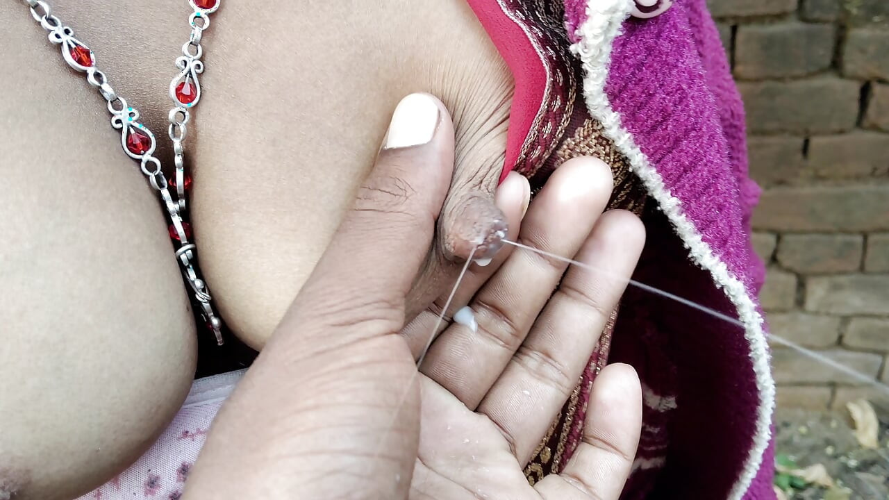 Kültéri indiai desi xxx videó, Dögös indiai falusi lány xxx videó