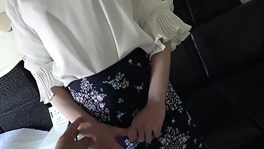 [Mika, 48 yaşında, sigorta satışlarında olgun büyük göğüsle]
