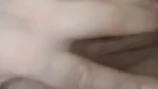 Curvylinea masturbating in close-up, her pussy is tight, and she loves playing with the camera, it gives her a lot of pleasure a