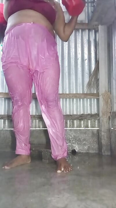 Javite mi kako je ispao moj video kupanja