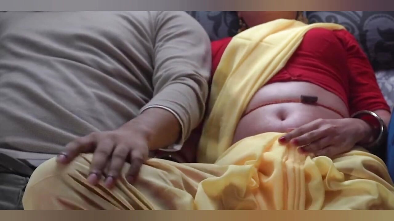 Indyjski Desi XXX krok mama i krok SON Desi jebanie w hindi