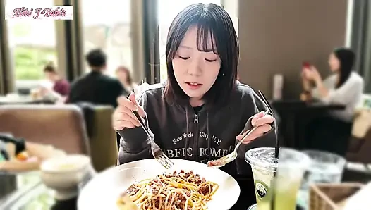 Former Idol-level Beauty Radiates Mature Allure, Temptation Stops Just Before the Final Line