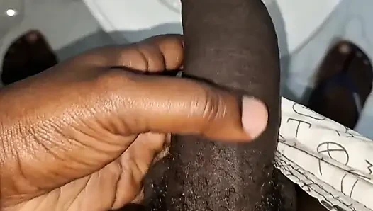 Ngentot sampai orgasme sambil menonton Piala Dunia.
