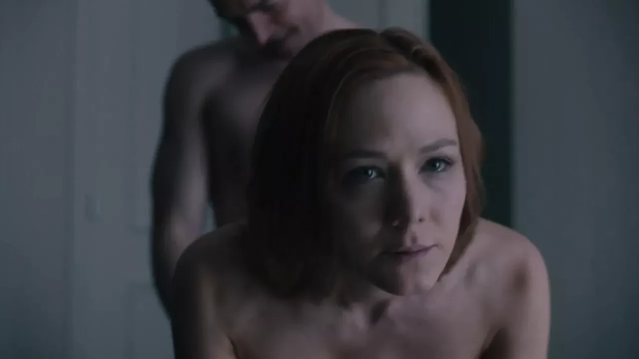 Louisa Krause, Anna Friel - 'TGE' S02E09