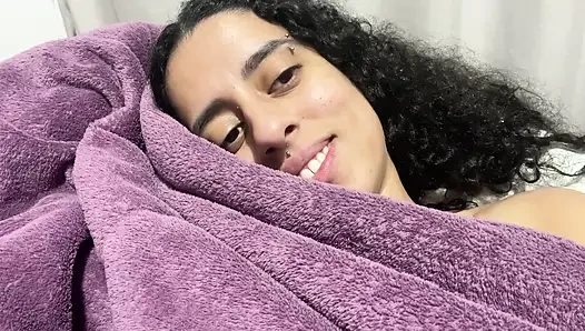 Hairy pussy Under blankets
