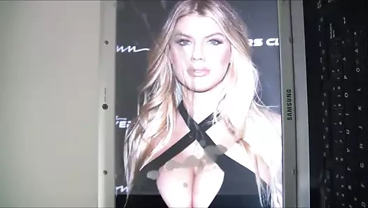 Charlotte Mckinney boşalıyor 2