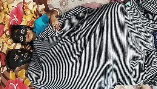 Юную сводную сестру трахает в задницу братец, первый раз болезненный анальный секс