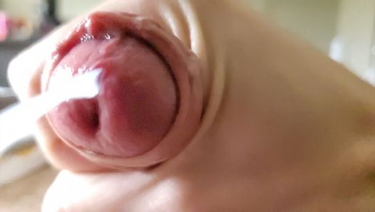 Замедленная съемка спермы в рот
