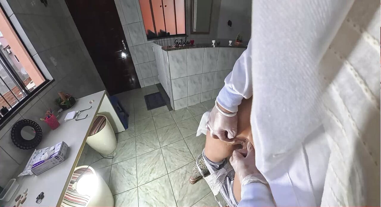 산부인과 전문의에게 가서 후장 오르가즘을 느끼는 작은 장님