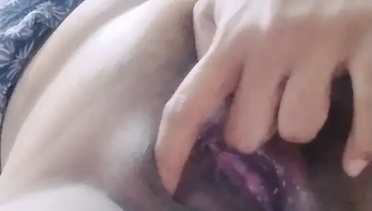 Putri sangat suka bermain jari hingga muncrat banyak