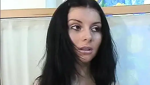 Utangaç Cassandra bebek gibi kız ilk striptiz görüşmesinde