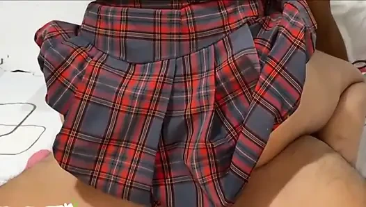 Школьницу трахают после знакомства