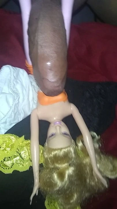 6 dolls