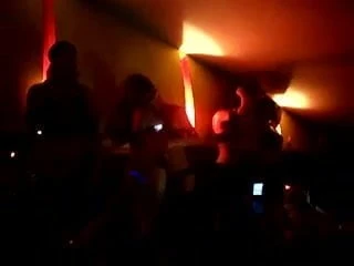 Lezbejske plesačice se javno ljube #2