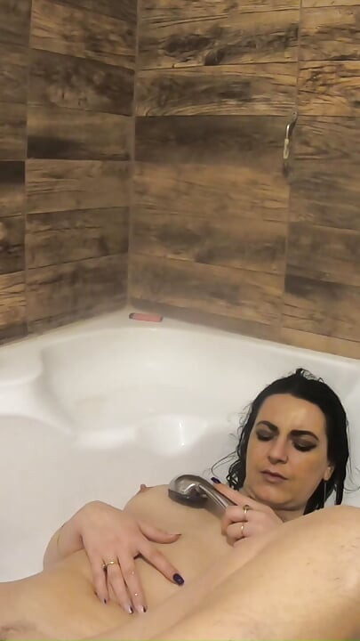 Kinky MILF Games with Mega Orgasm in Bathtub at Home
