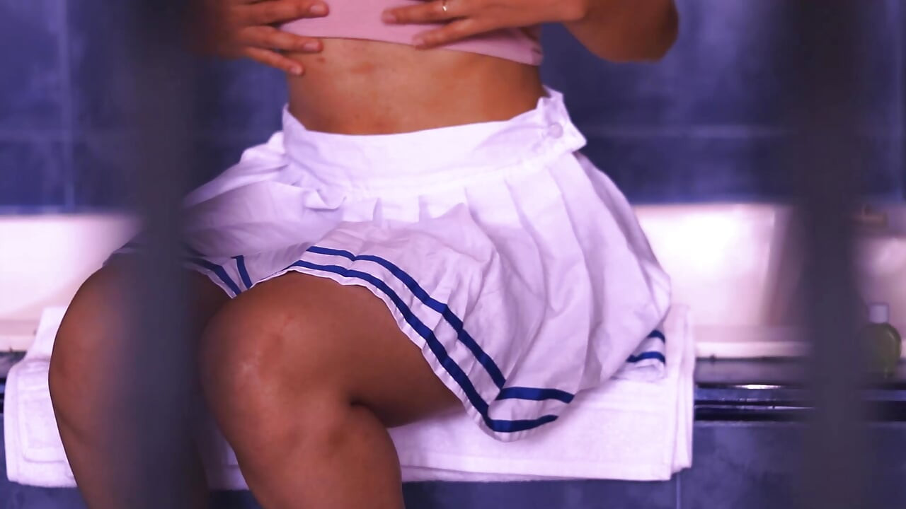 The neighbor's girlfriend when she leaves invites me to come in and taste that tight pussy