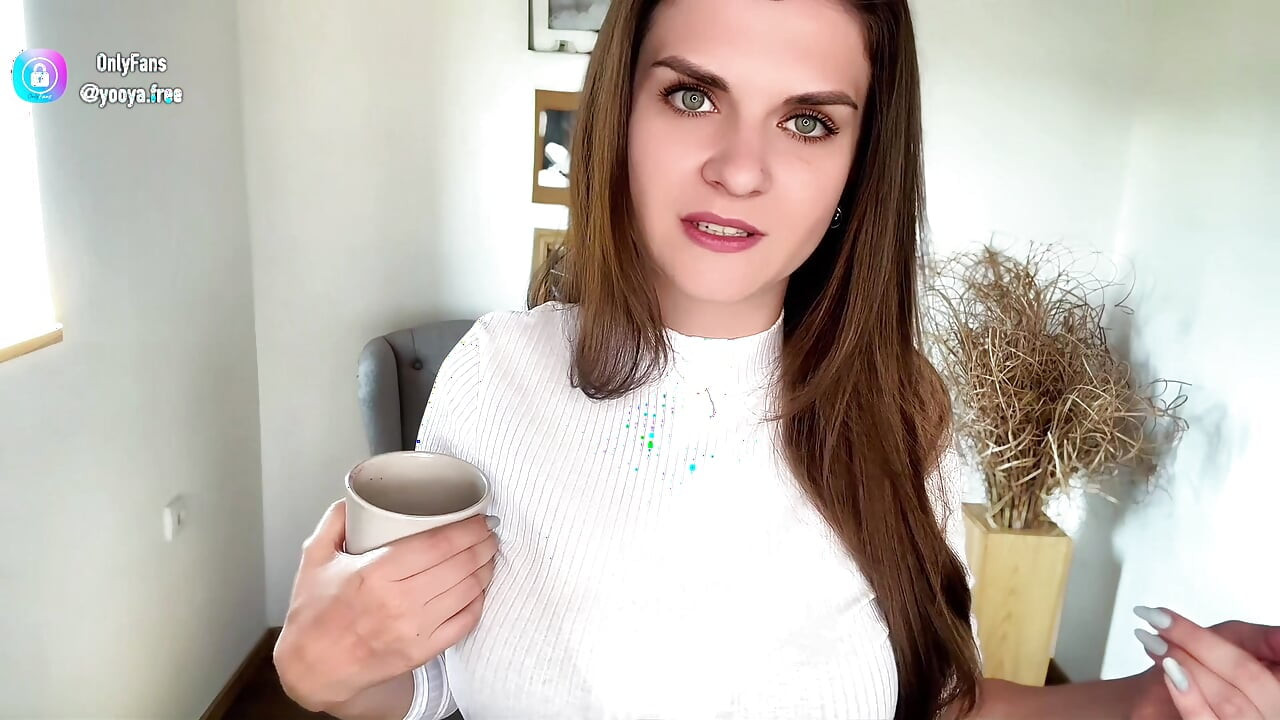 Yummy Stepmother's Cum Splattered the Laptop in the Office and Seduce Stepson