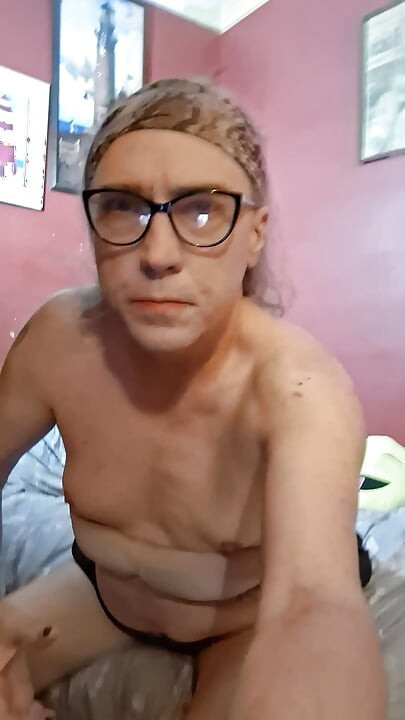 Old Ugly tranny strips and pleasures self