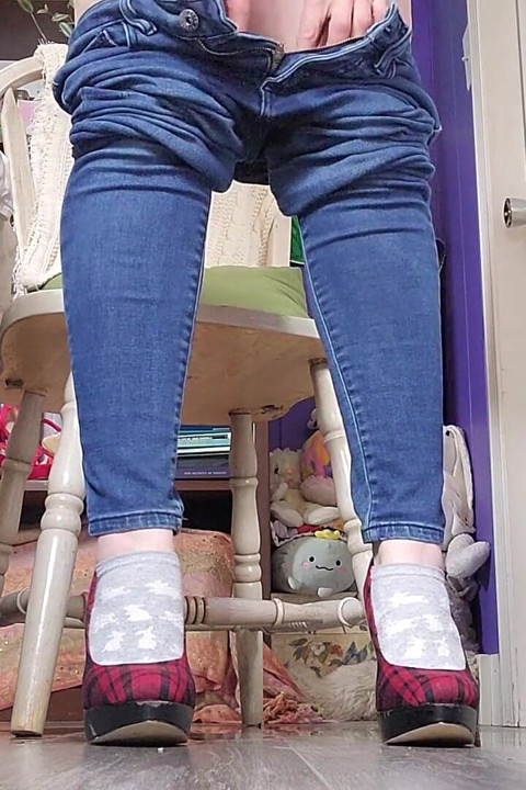 Hump in Heels and Jeans