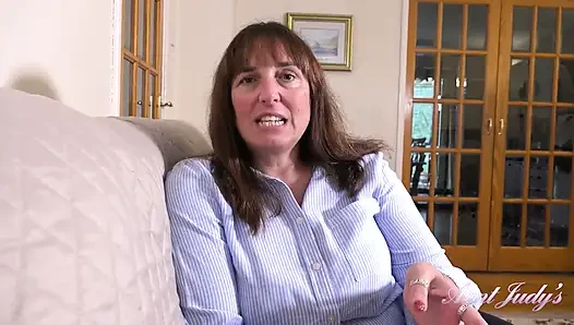 Bibitjudys - ruby cattrall si ibu kos yang super semok lagi asik nyepong kontolmu
