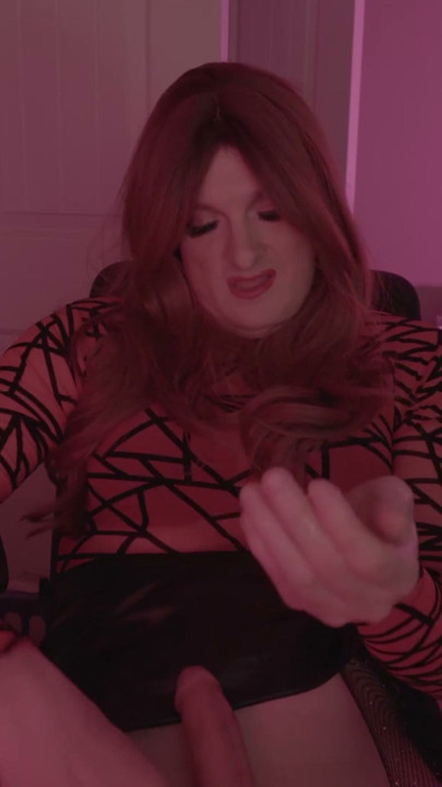 Sissy Gurl strokes and eats her cum | Clip 1