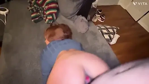 Şişman bir baddie yine kötüydum, bu yüzden götüm mahvoldu babam bana anal seks domalttı