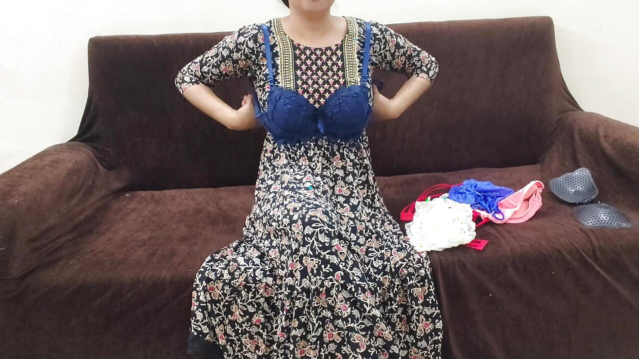 Indian Saara Teach Step Brother Viral Video Hindi Audio Sara Is Teaching Her Step Brother What Kind of Bras and