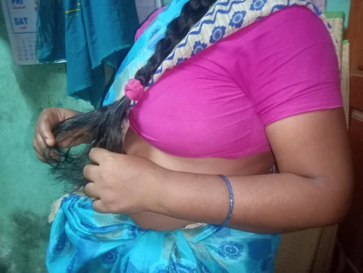 Tante rambut panjang India pantat besar lagi asik ngentot