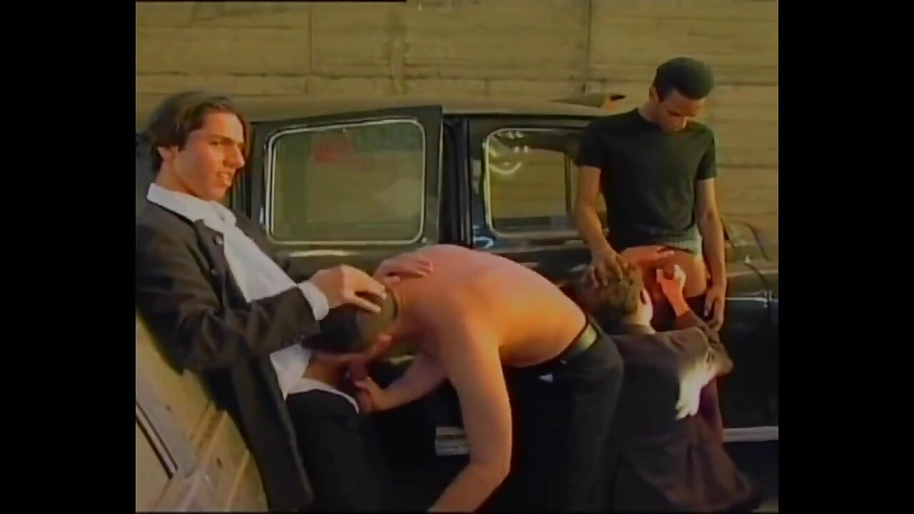 ボーイハンター、ゲイポルノグループアクション