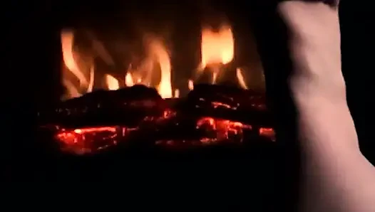 Aku lagi asik footjob hot sampai kakiku dicrot sperma hangat!