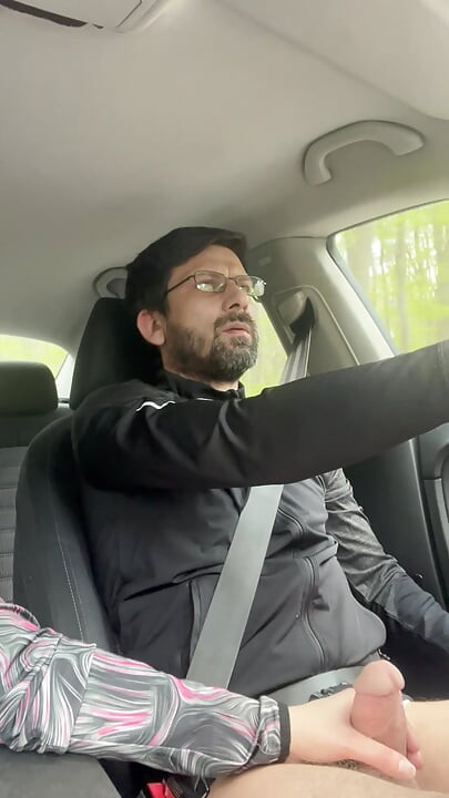 Ze kon niet wachten - milf pijpbeurt en aftrekken tijdens het rijden - openbare autoseks Kingyordanov