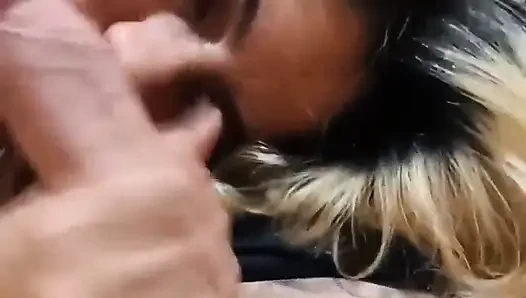 Gadis cantik nyepong kontolku sampai aku crot banyak banget