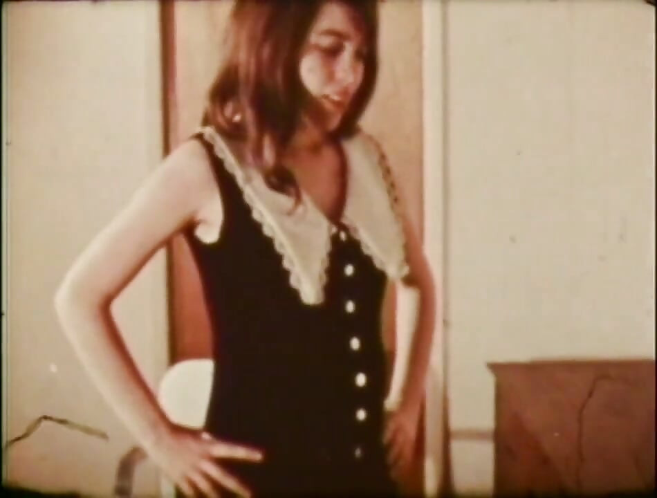 Dulce joven vintage toma una gran polla
