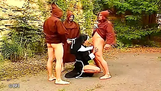 Nun chick loves to bang hard in outdoor fuck