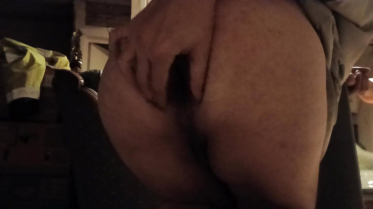 Rebeu likes to dildo his ass