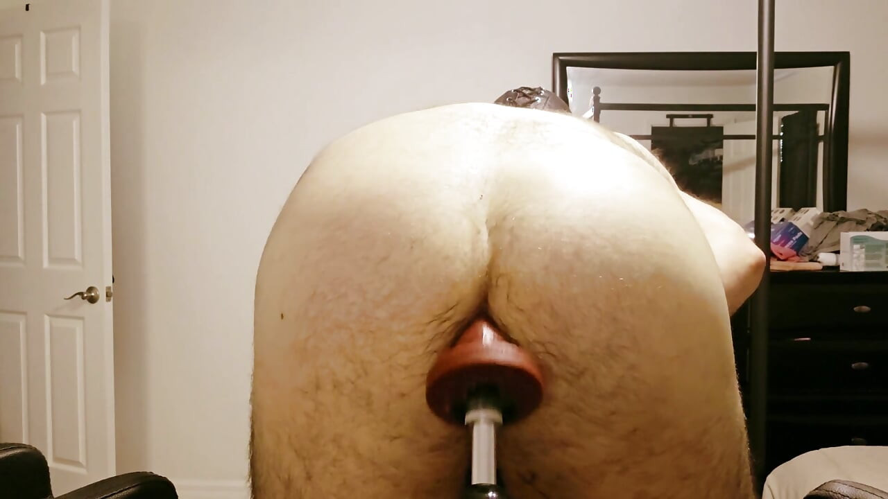 Gunđajući orgazmi na jebenoj mašini