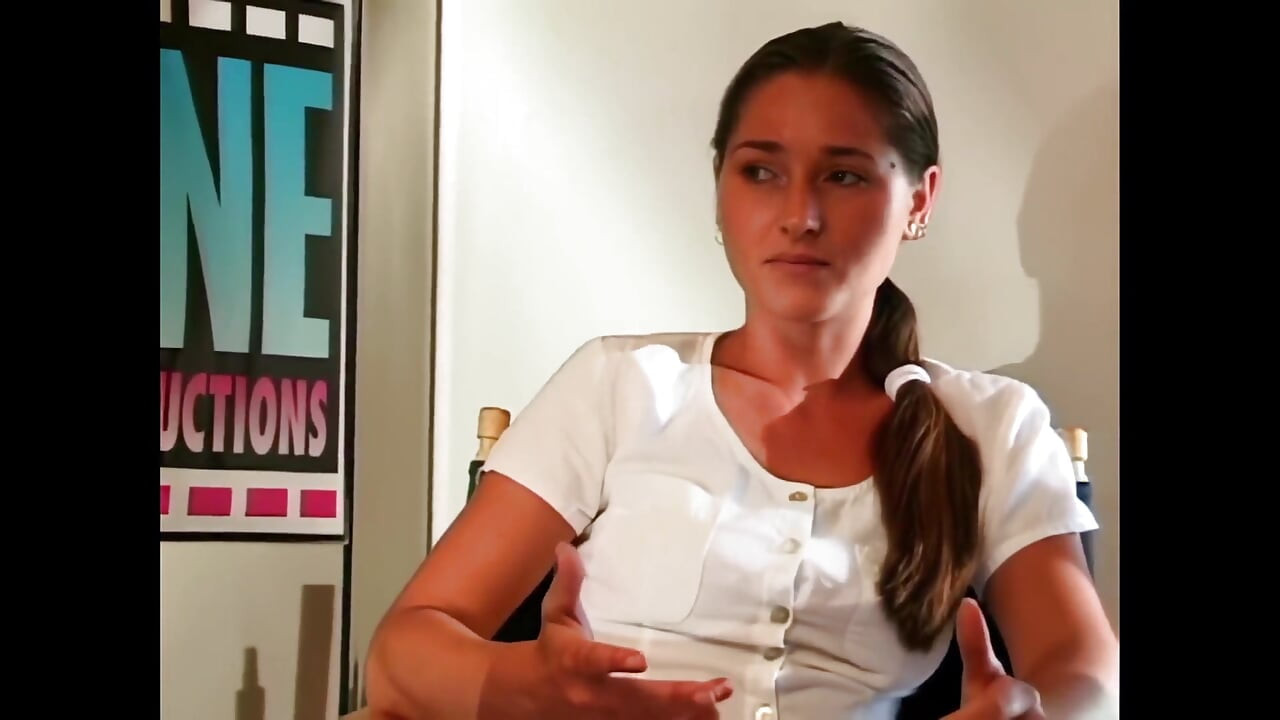 Bolivia Samsonite: Venus dengan payudara luar biasa kacau dengan kekuatan dan gairah