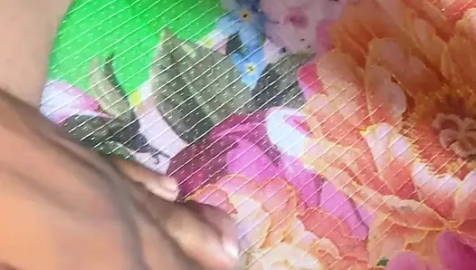 Der dicke arsch meiner stiefschwester nimmt das ganze bett auf